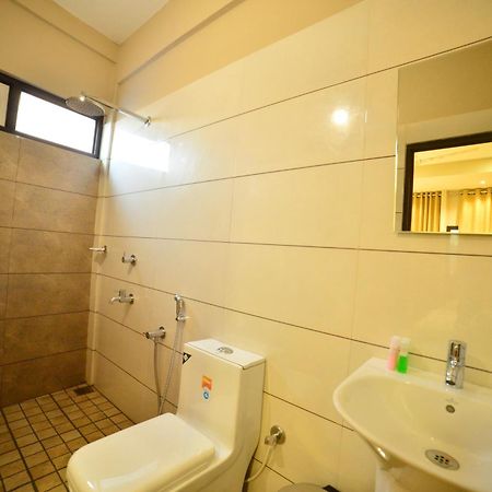 Hotel Priya Kottakkal Esterno foto