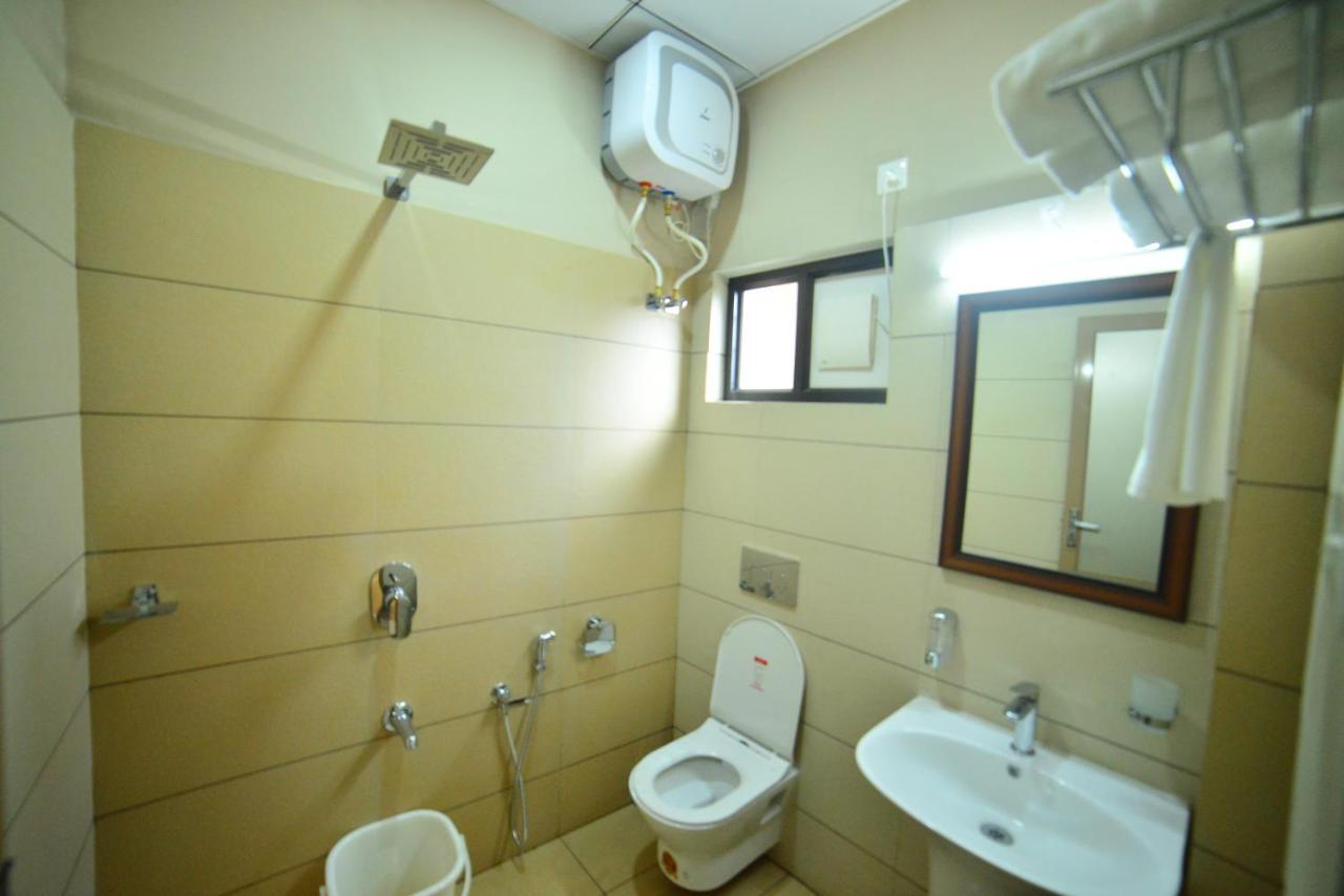 Hotel Priya Kottakkal Esterno foto